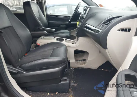 2019 Dodge Grand Caravan Sxt z USA, uszkodzony, nr VIN 2C4RDGCG3KR761160